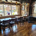 The Jackdaw Pub Self Catering Static Caravan Free Breakfast Supplied *