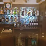 The Jackdaw Pub Self Catering Static Caravan Free Breakfast Supplied 塔德卡斯特