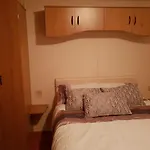 The Jackdaw Pub Self Catering Static Caravan Free Breakfast Supplied *