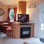 招待所 The Jackdaw Pub Self Catering Static Caravan Free Breakfast Supplied 塔德卡斯特