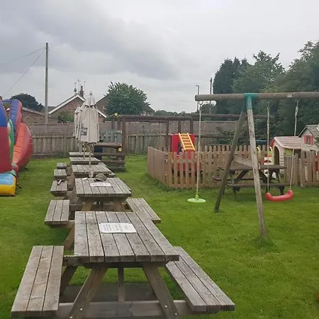 The Jackdaw Pub Self Catering Static Caravan Free Breakfast Supplied Tadcaster
