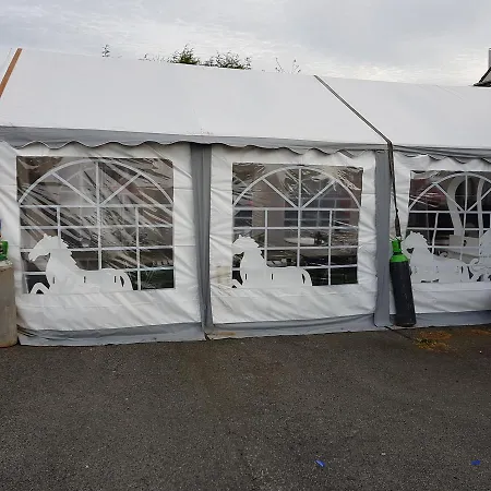 Konukevi The Jackdaw Pub Self Catering Static Caravan Free Breakfast Supplied Tadcaster