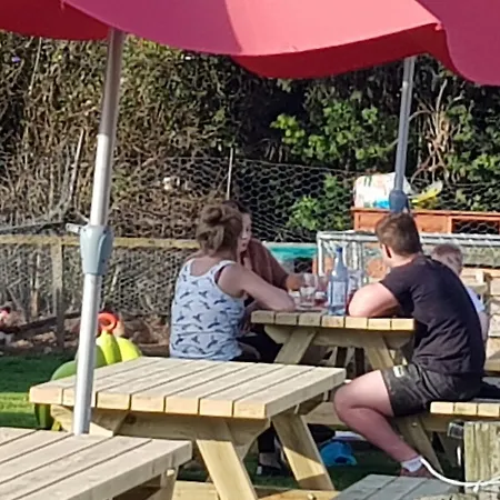 The Jackdaw Pub Self Catering Static Caravan Free Breakfast Supplied * Tadcaster