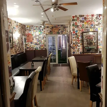 Konukevi The Jackdaw Pub Self Catering Static Caravan Free Breakfast Supplied