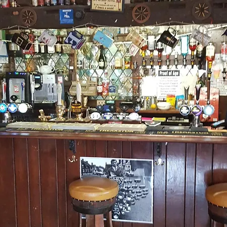 The Jackdaw Pub Self Catering Static Caravan Free Breakfast Supplied 招待所