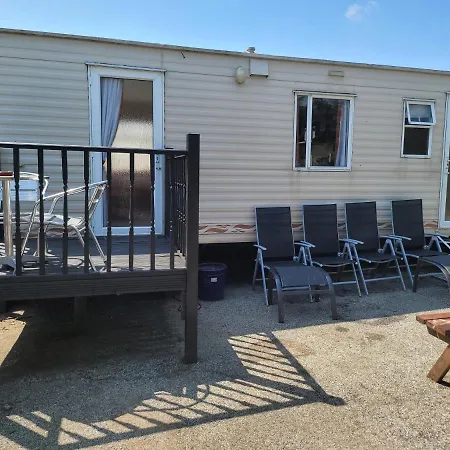 ベッド・アンド・ブレックファスト The Jackdaw Pub Self Catering Static Caravan Free Breakfast Supplied