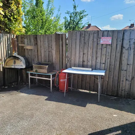 ベッド・アンド・ブレックファスト The Jackdaw Pub Self Catering Static Caravan Free Breakfast Supplied タッドカスター