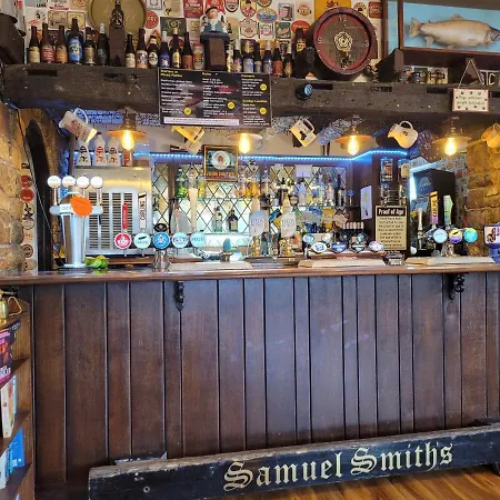 The Jackdaw Pub Self Catering Static Caravan Free Breakfast Supplied