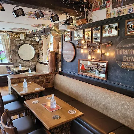 The Jackdaw Pub Self Catering Static Caravan Free Breakfast Supplied Guest house *