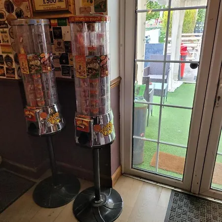 The Jackdaw Pub Self Catering Static Caravan Free Breakfast Supplied * 塔德卡斯特