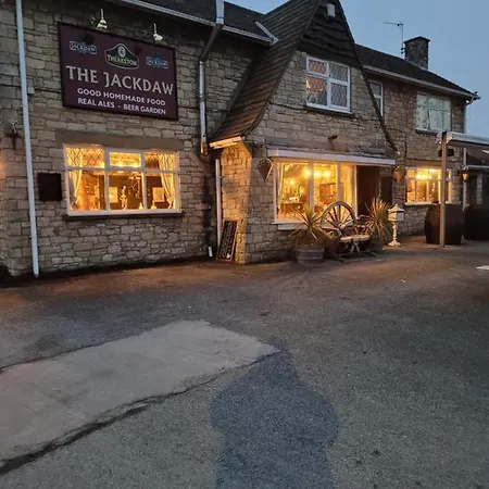 ベッド・アンド・ブレックファスト The Jackdaw Pub Self Catering Static Caravan Free Breakfast Supplied タッドカスター