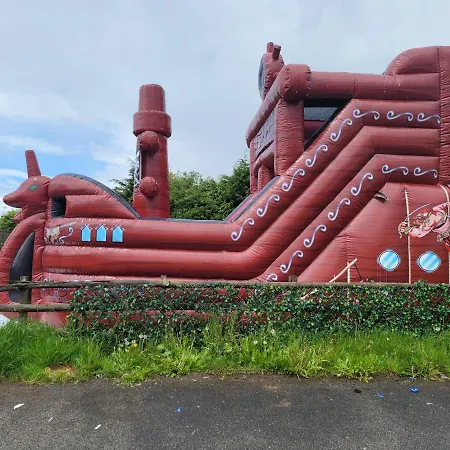 The Jackdaw Pub Self Catering Static Caravan Free Breakfast Supplied 塔德卡斯特