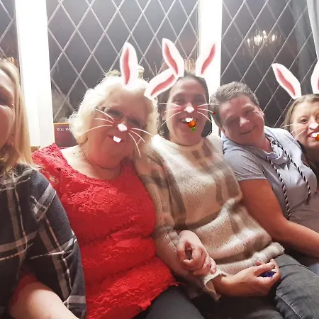 The Jackdaw Pub Self Catering Static Caravan Free Breakfast Supplied 塔德卡斯特