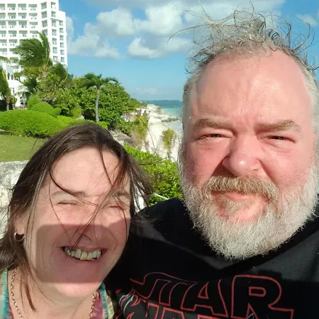 The Jackdaw Pub Self Catering Static Caravan Free Breakfast Supplied