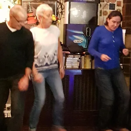 招待所 The Jackdaw Pub Self Catering Static Caravan Free Breakfast Supplied 塔德卡斯特