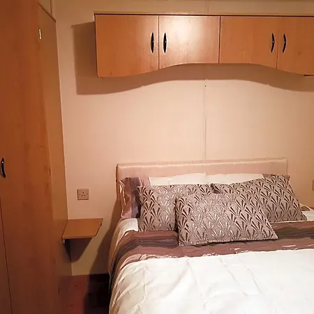 招待所 The Jackdaw Pub Self Catering Static Caravan Free Breakfast Supplied 塔德卡斯特