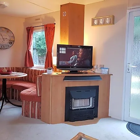 The Jackdaw Pub Self Catering Static Caravan Free Breakfast Supplied