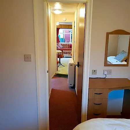 The Jackdaw Pub Self Catering Static Caravan Free Breakfast Supplied 塔德卡斯特