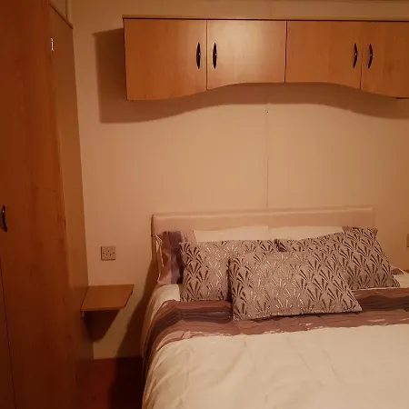 The Jackdaw Pub Self Catering Static Caravan Free Breakfast Supplied *