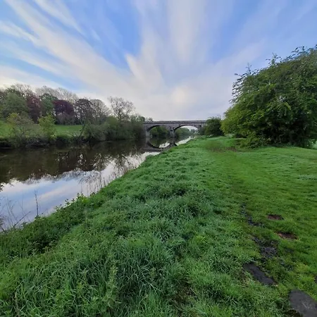 The Jackdaw Pub Self Catering Static Caravan Free Breakfast Supplied * Tadcaster