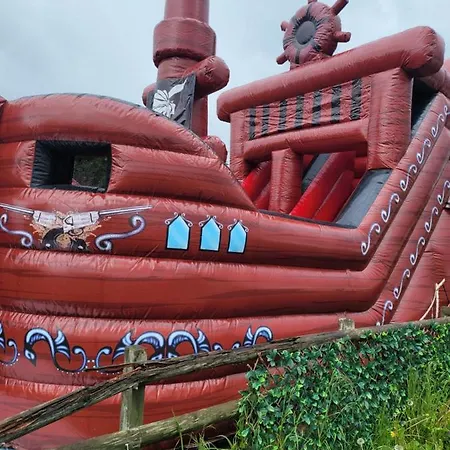 The Jackdaw Pub Self Catering Static Caravan Free Breakfast Supplied