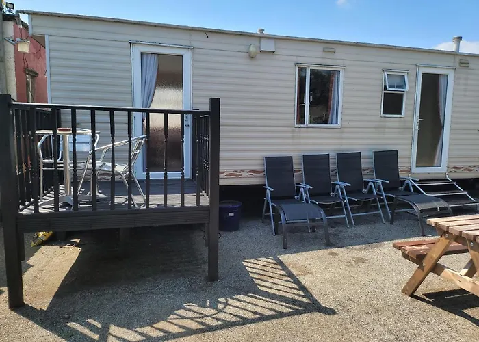 Guest house The Jackdaw Pub Self Catering Static Caravan Free Breakfast Supplied