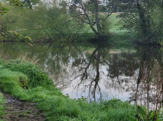 The Jackdaw Pub Self Catering Static Caravan Free Breakfast Supplied Guest house *