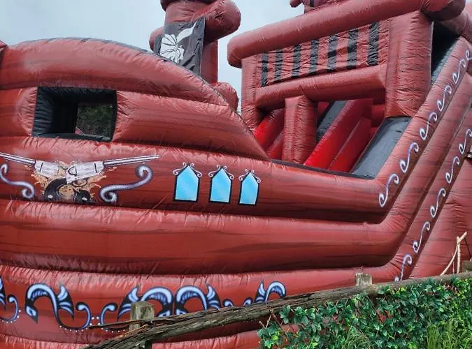 The Jackdaw Pub Self Catering Static Caravan Free Breakfast Supplied