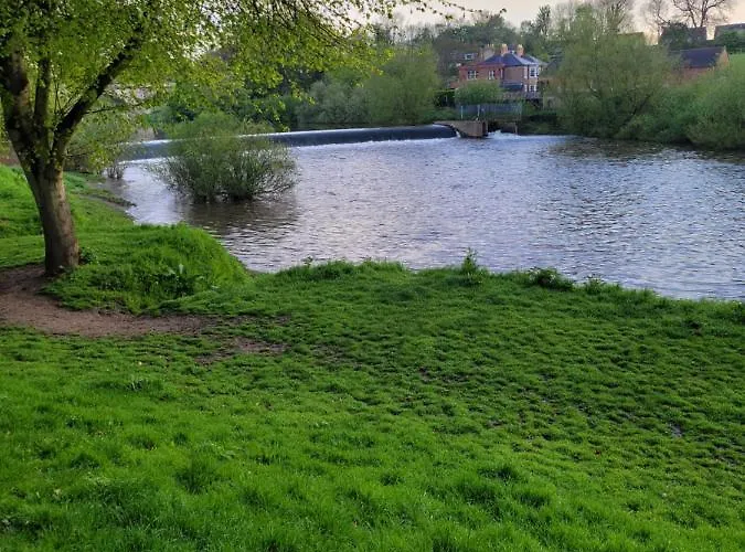 The Jackdaw Pub Self Catering Static Caravan Free Breakfast Supplied Guest house