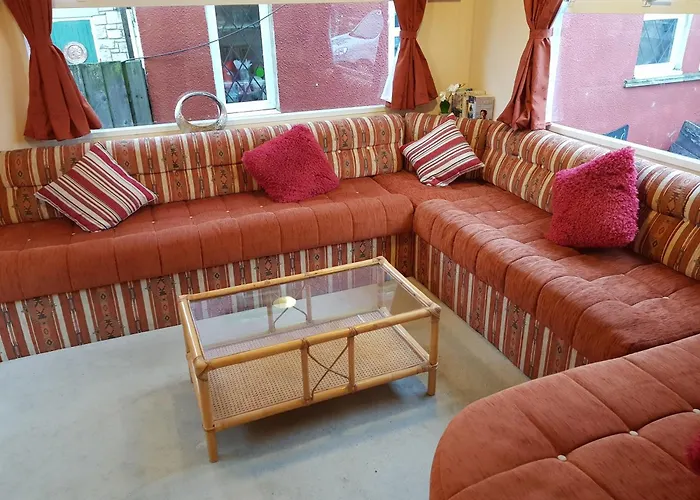 Guest house The Jackdaw Pub Self Catering Static Caravan Free Breakfast Supplied