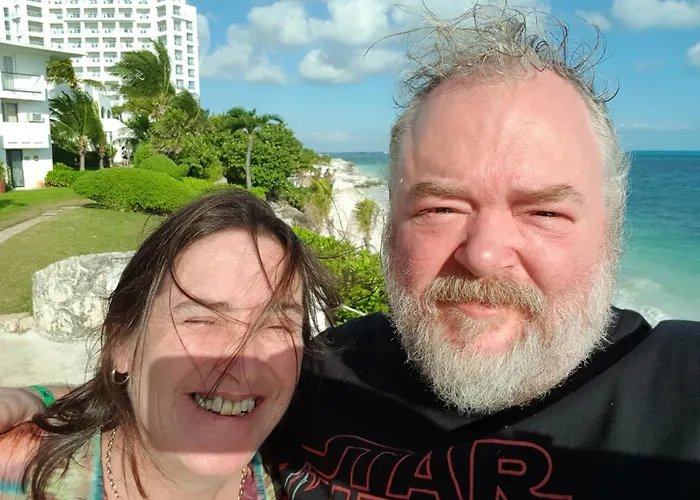 The Jackdaw Pub Self Catering Static Caravan Free Breakfast Supplied