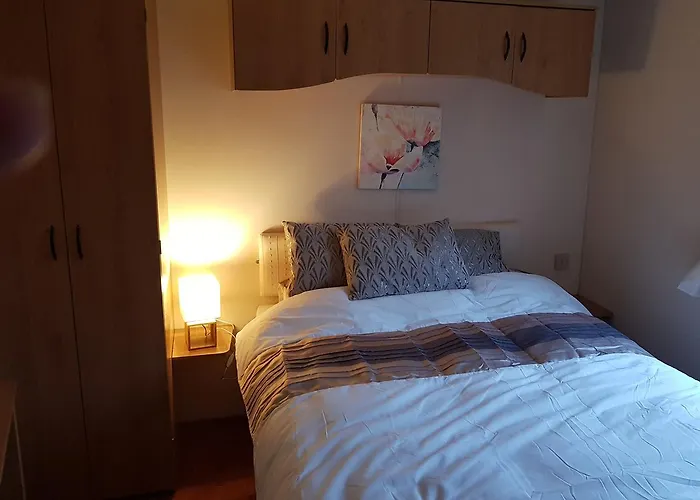 Guest house The Jackdaw Pub Self Catering Static Caravan Free Breakfast Supplied