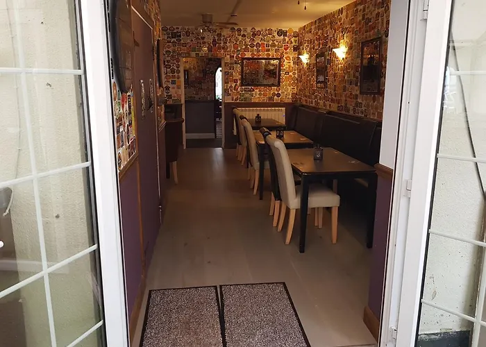 The Jackdaw Pub Self Catering Static Caravan Free Breakfast Supplied * Tadcaster