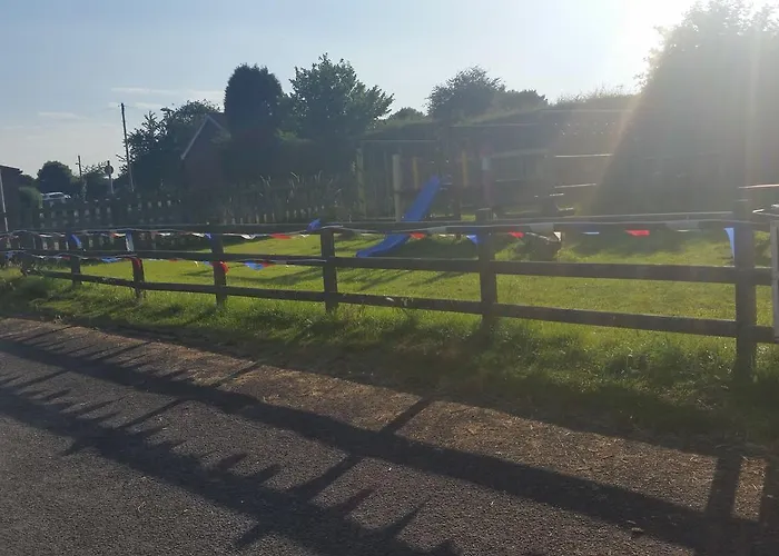 The Jackdaw Pub Self Catering Static Caravan Free Breakfast Supplied *