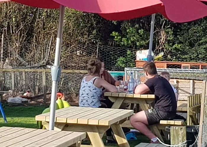 The Jackdaw Pub Self Catering Static Caravan Free Breakfast Supplied * Tadcaster