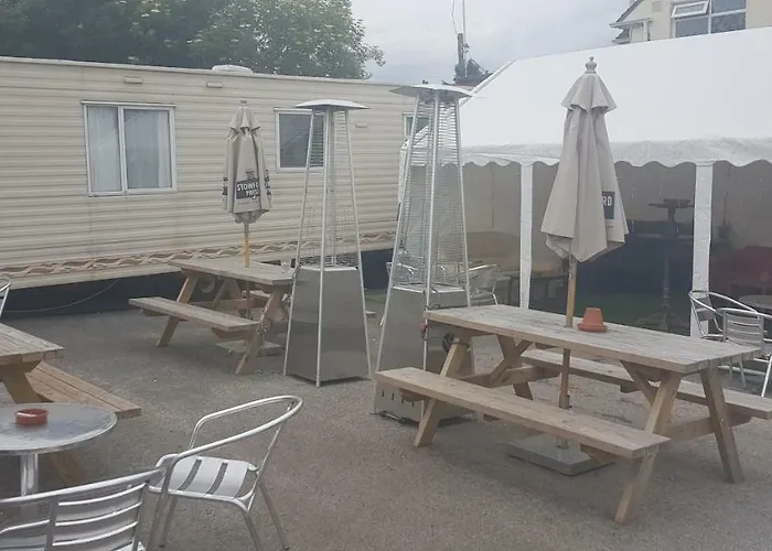 The Jackdaw Pub Self Catering Static Caravan Free Breakfast Supplied Guest house *
