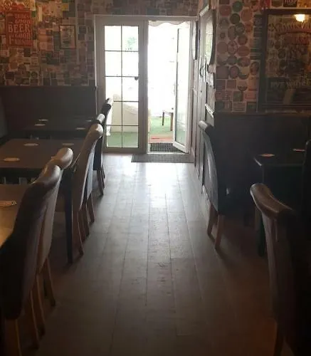 The Jackdaw Pub Self Catering Static Caravan Free Breakfast Supplied Guest house Tadcaster